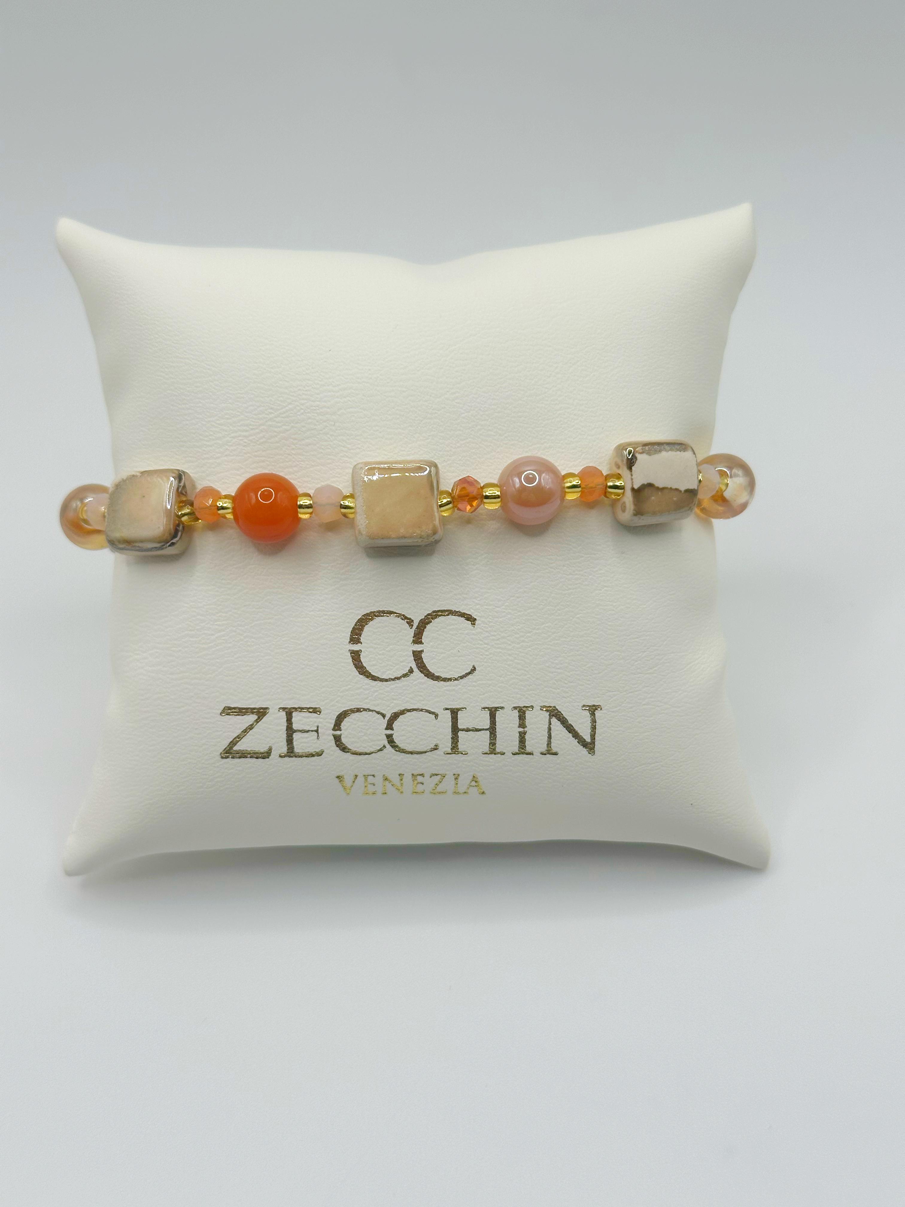 Bracciale Mikonos con perle cubiche in vetro di Murano, colore caramello